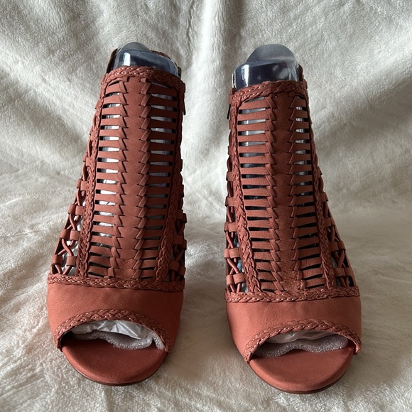 Vince Camuto Eshantel Dress Sandals (between peach and dusty pink) - Picture 2 of 9